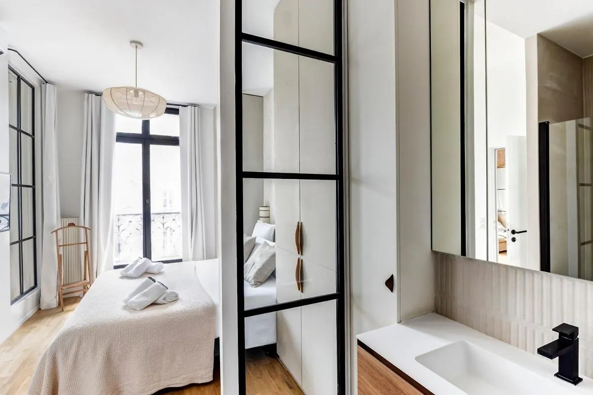 Appartement Elegant A Deux Pas Des Champs-Elysees Paris 0*,