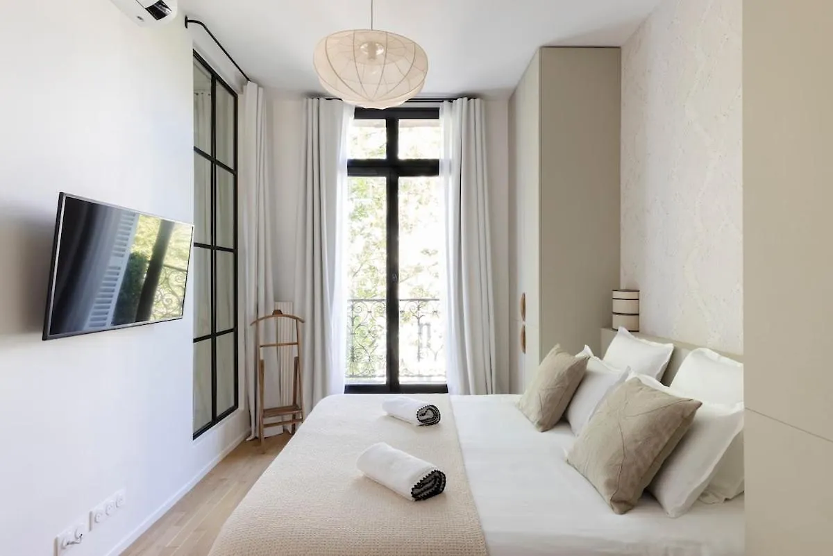 Appartement Elegant A Deux Pas Des Champs-Elysees Parijs